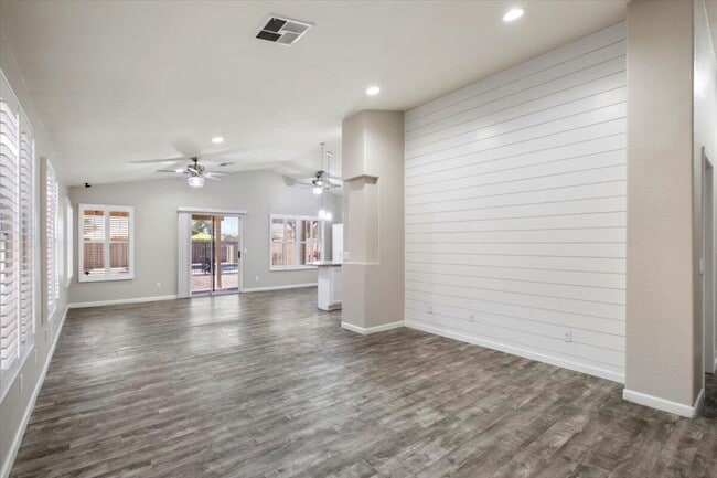 4623 E Desert Wind Dr. in Phoenix, AZ - Building Photo - Building Photo