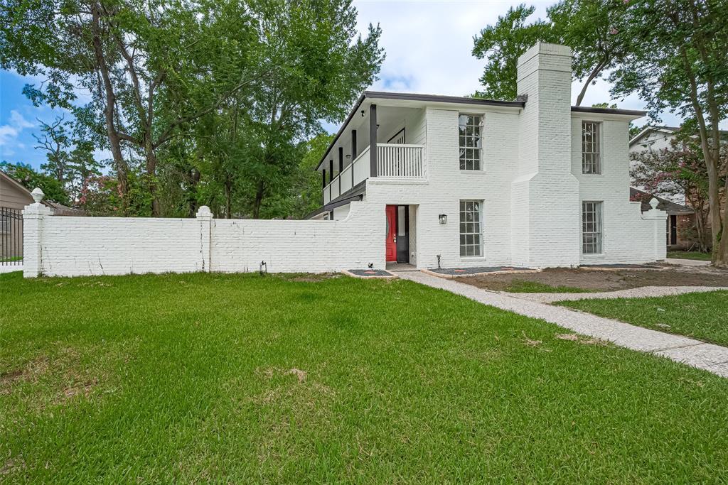 10815 Creektree Dr in Houston, TX - Building Photo