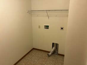 1225 Sequoia Ct, Unit B in Tipp City, OH - Building Photo - Building Photo