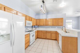 752 Cam La Paz in Henderson, NV - Building Photo - Building Photo