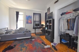 135 Otis St, Unit 1 in Cambridge, MA - Foto de edificio - Building Photo