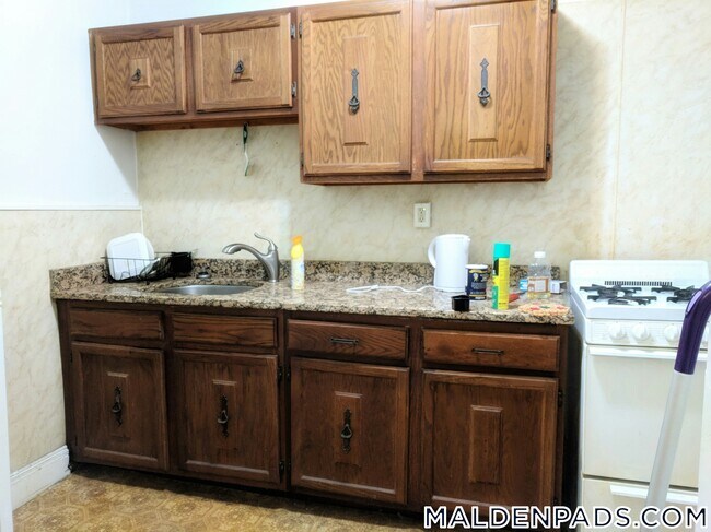 17-19 Washington St., Unit 407 in Malden, MA - Building Photo - Building Photo