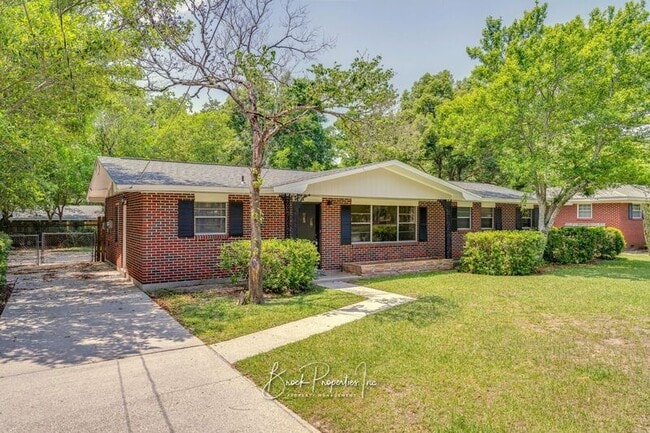 property at 3955 Tom Ln Dr