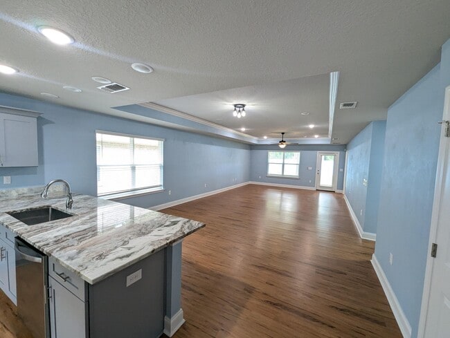 2266 Paloma St in Navarre, FL - Building Photo - Building Photo