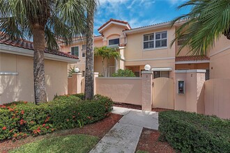 524 Woodshire Ln in Naples, FL - Building Photo - Building Photo