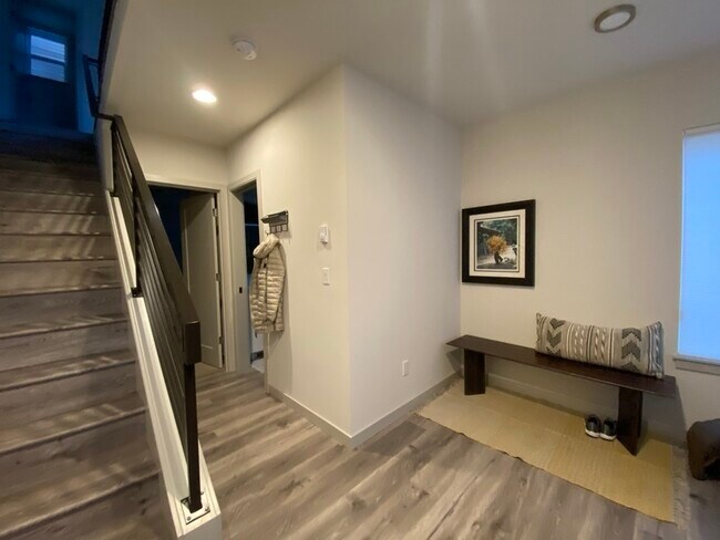 2210 NW 59th St in Seattle, WA - Building Photo - Building Photo