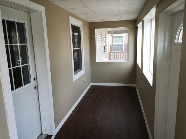 474 Harbison Ave W in Winnipeg, MB - Building Photo - Building Photo