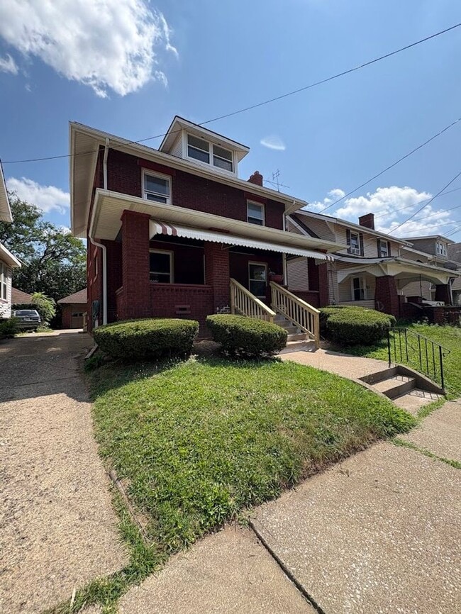property at 338 Bedford Ave NW