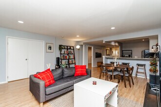 40 E 9th St, Unit 408 in Chicago, IL - Building Photo - Building Photo