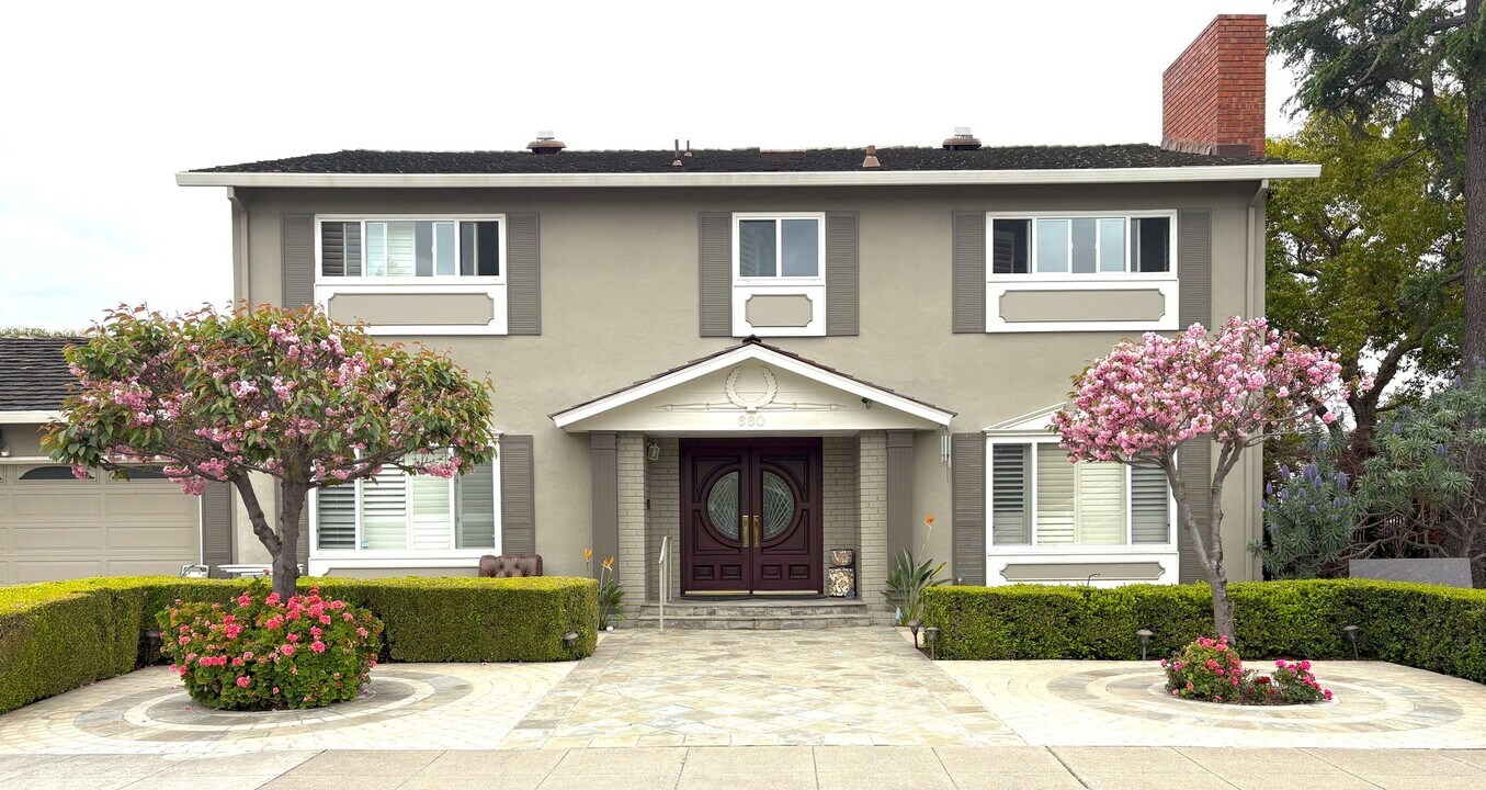 660 Towle Way in Palo Alto, CA - Building Photo
