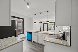 945 E Whittier St in Columbus, OH - Building Photo - Building Photo