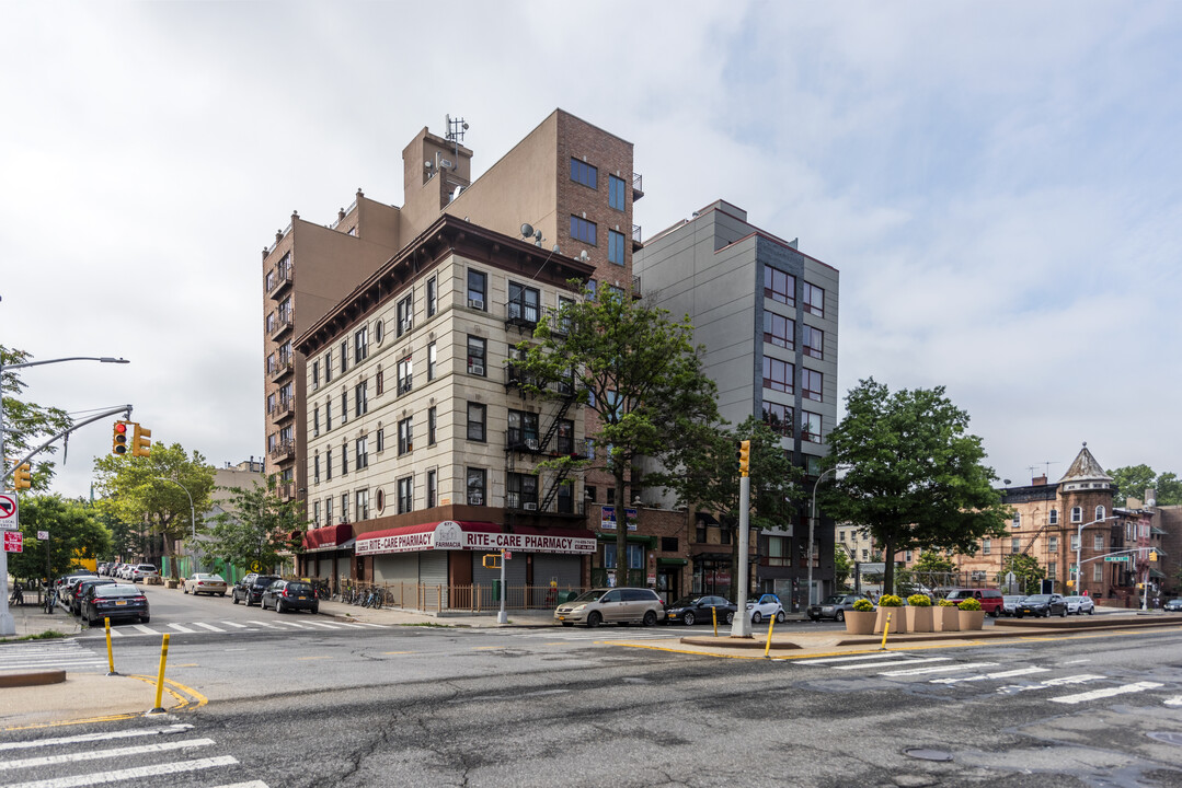 677 4th Ave in Brooklyn, NY - Building Photo