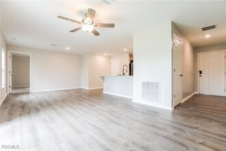 1089 Knotty Pine Ave in North Port, FL - Building Photo - Building Photo