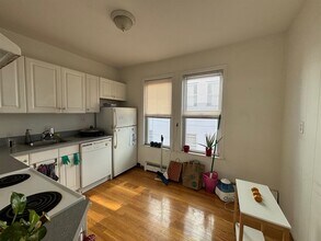 38 Craigie St in Somerville, MA - Building Photo - Building Photo