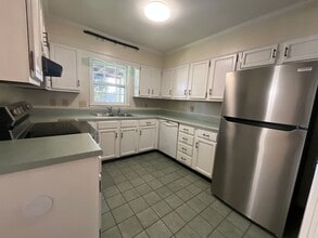 3202-E Regents Park Ln in Greensboro, NC - Building Photo - Building Photo