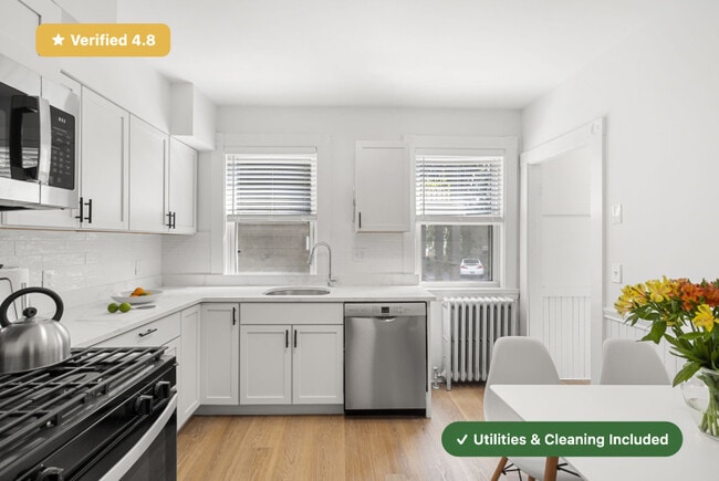 Furnished Bedroom in Jamaica Plain in Boston, MA - Foto de edificio - Building Photo