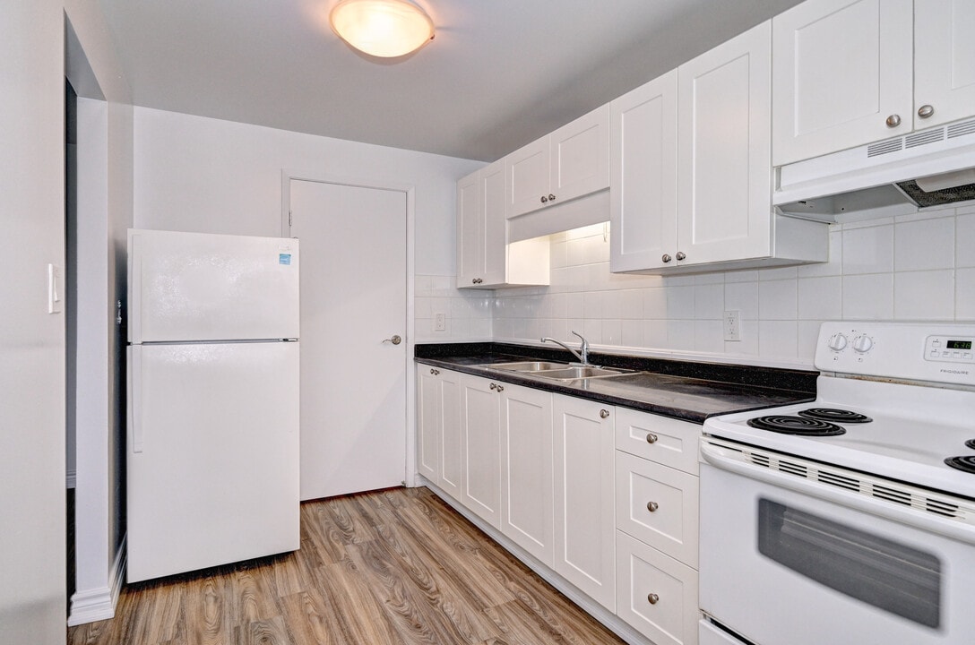 Brierdale Road Apartments in Cambridge, ON - Building Photo