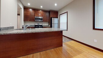 408-410 SE 8th St in Minneapolis, MN - Building Photo