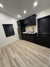 7215 S Kissimmee St in Tampa, FL - Foto de edificio - Building Photo