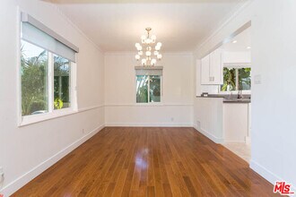 1204 N Crescent Heights Blvd in West Hollywood, CA - Building Photo - Building Photo