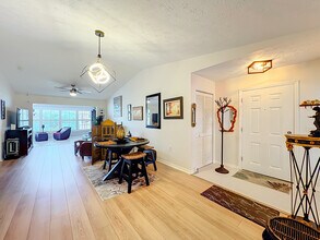 760 Lake Orchid Cir, Unit 204 in Vero Beach, FL - Building Photo - Building Photo