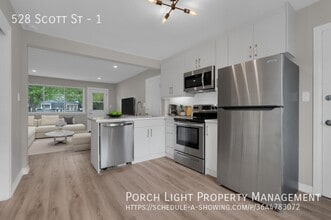 528 Scott St in St Catharines, ON - Building Photo - Building Photo