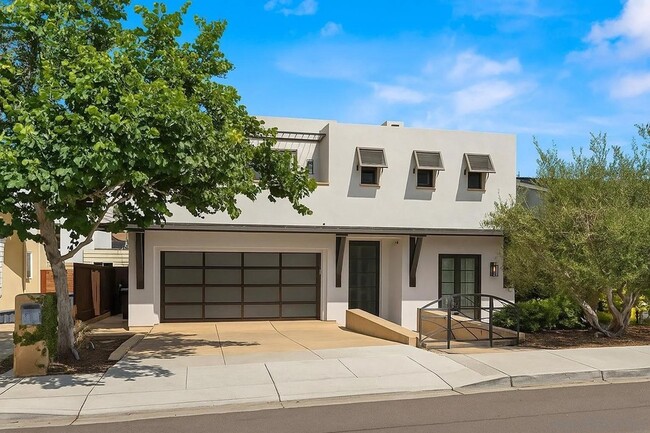 218 N Helix Ave in Solana Beach, CA - Building Photo - Building Photo