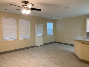 42 Blue Creek Pl in Spring, TX - Building Photo - Building Photo