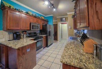 1800 Fawn Valley Ln in Edmond, OK - Building Photo - Building Photo
