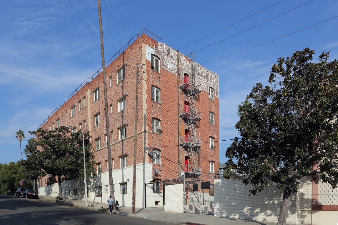 2500 S Hobart Blvd in Los Angeles, CA - Building Photo