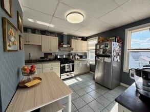 407 Charles St, Unit 3 in Malden, MA - Foto de edificio - Building Photo
