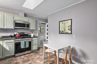 74 Brucemont Cir in Asheville, NC - Building Photo - Building Photo