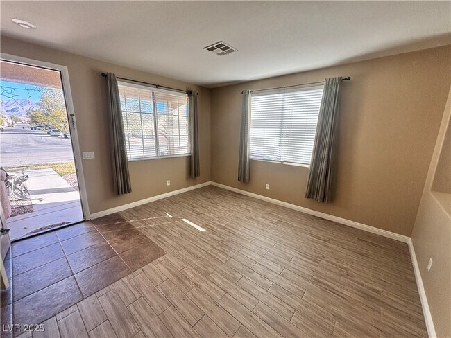 3317 La Cascada Ave in North Las Vegas, NV - Building Photo - Building Photo