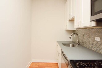 2423 N Kedzie Blvd in Chicago, IL - Building Photo - Building Photo