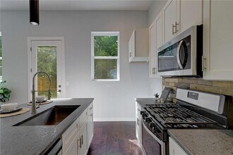 6405 Chesterfield Ave in Austin, TX - Building Photo - Building Photo