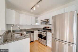 4656 Kirkland Pl in Alexandria, VA - Building Photo - Building Photo