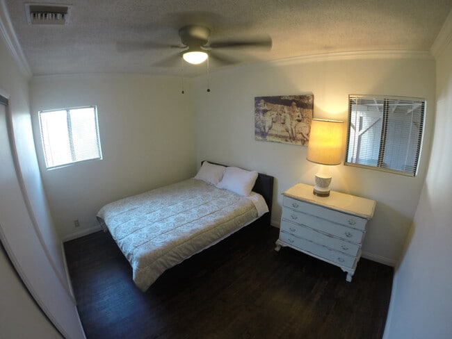 property at 6002 Hazelbrook Ave