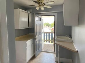 205 Elm Ave, Unit 1 in Moundsville, WV - Building Photo - Building Photo