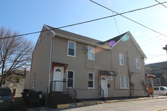 1301 Broadway in Fountain Hill, PA - Building Photo - Building Photo