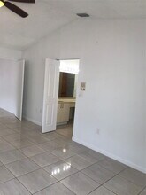 6132 NW 181st Terrace Cir W in Hialeah, FL - Building Photo - Building Photo