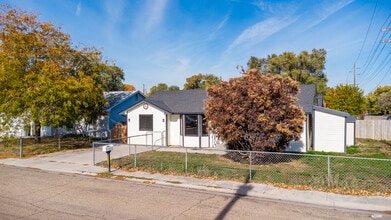 924 E Georgia Ave in Nampa, ID - Building Photo - Building Photo