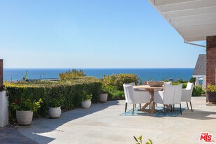 3636 Oceanhill Way in Malibu, CA - Building Photo