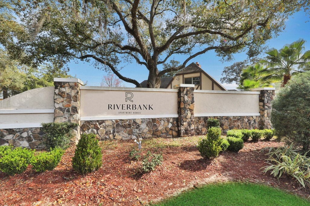 Riverbank Apartments in Jacksonville, FL
