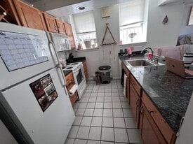 15 Park Dr, Unit D in Boston, MA - Building Photo