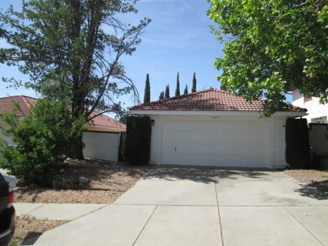 property at 10409 Casador Del Oso NE