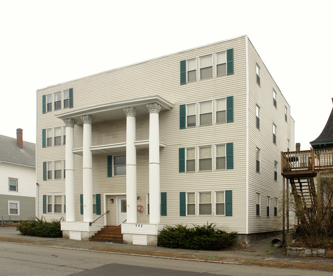 705 Union St in Manchester, NH - Building Photo - Building Photo