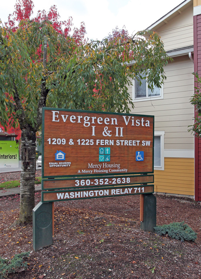 Evergreen Vista Apartments in Olympia, WA - Building Photo - Building Photo