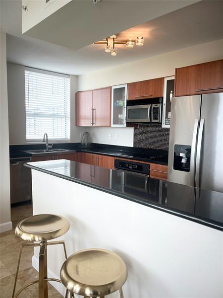 property at 600 W Las Olas Blvd