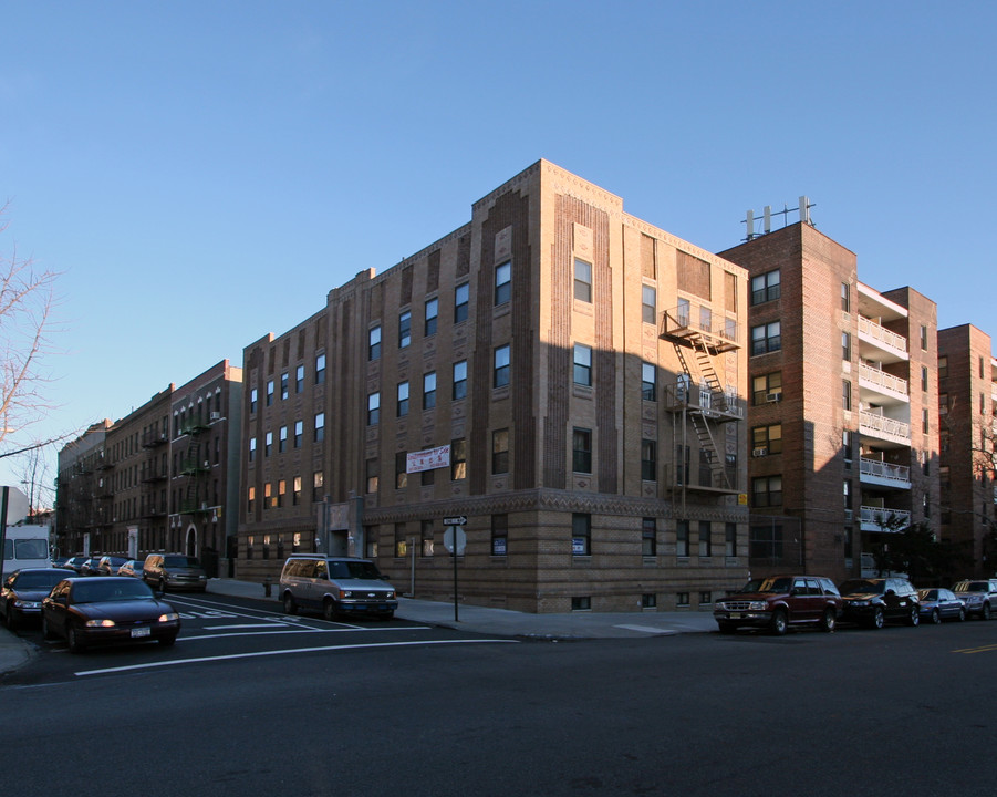 Shell Building in Brooklyn, NY - Building Photo