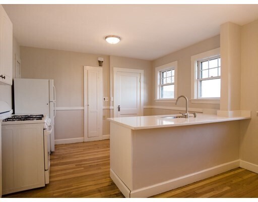 38 Hayes St in Arlington, MA - Foto de edificio - Building Photo